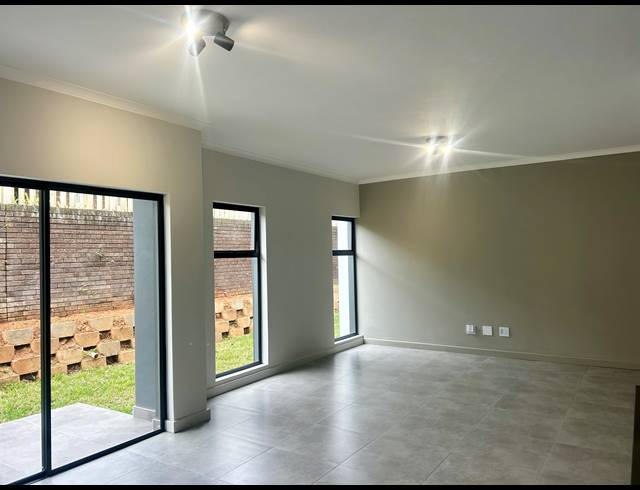 2 BEDROOM APARTMENT FOR SALE IN WESTBROOK